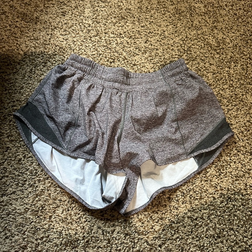 Lululemon hotty hot short 2.5”